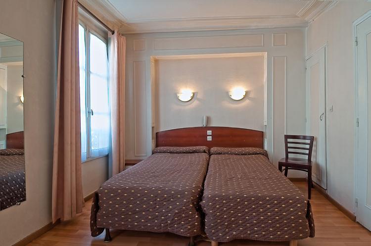 Hotel Saint Quentin パリ 部屋 写真